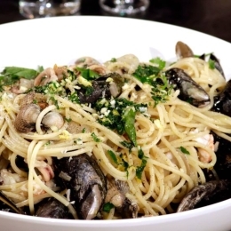 Italliensk pasta med skaldjur.