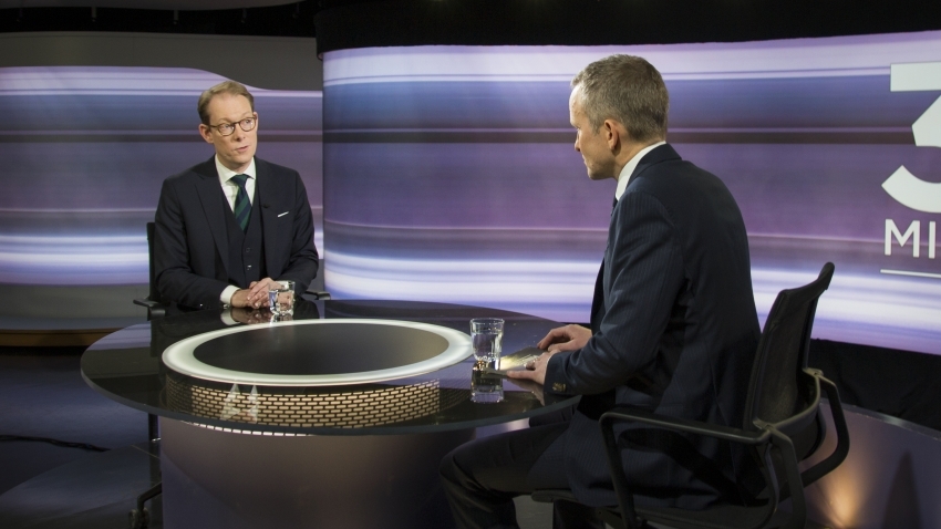 Anders Holmberg intervjuar utrikesminister Tobias Billström (M).