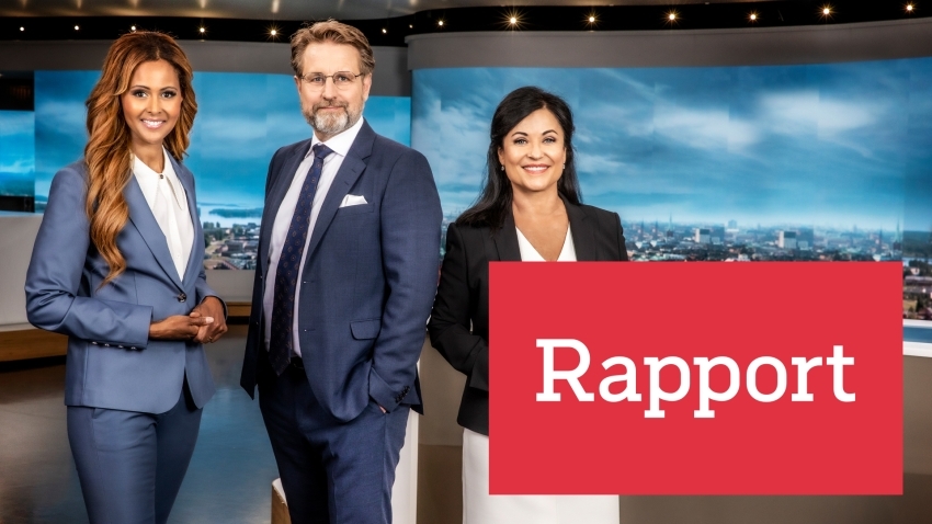 Rapports programledare Katarina Sandström, Fredrik Skillemar och Lisbeth Åkerman i Rapports studio. 