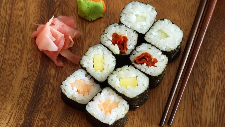 Sushi maki (rullar)