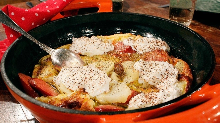 Krämig ugnsomelett med potatis & knaprig chorizo