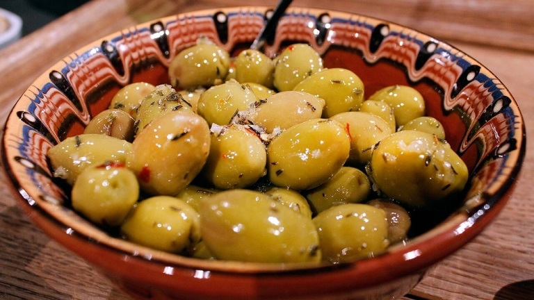 Örtmarinerade oliver