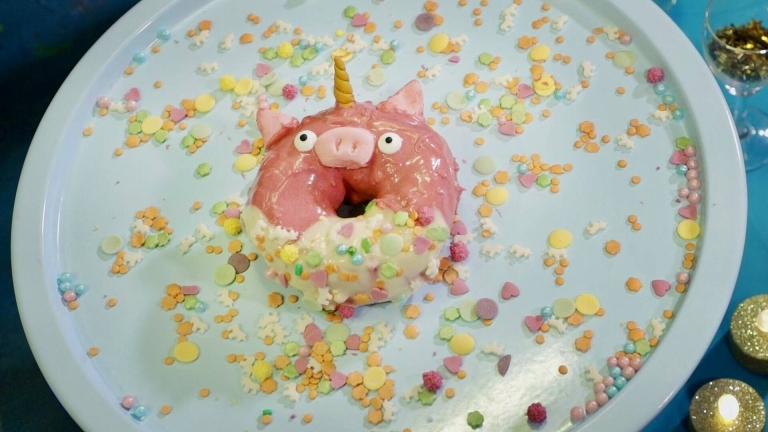 Gris-unicorn-donut
